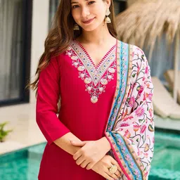 VS MALL Women Floral Embroidered Regular Thread Work Kurta with Trousers & With Dupatta image 4
