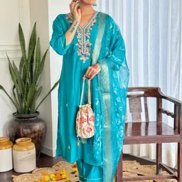 VARNI FABRICS Women Floral Embroidered Kurta with Trousers & Dupatta image 2