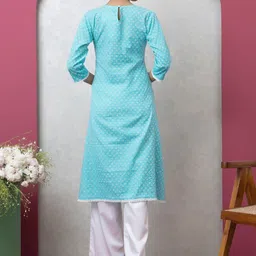 SAKA DESIGNS Women Floral Printed Thread Work Kurta image 2