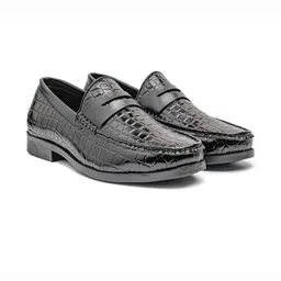 Bold Bunny Men Textured Leather Loafers-image-57