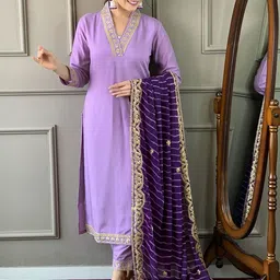 CANIZZARO Women Leheriya Embroidered Regular Gotta Patti Kurta with Trousers & With Dupatta image 5