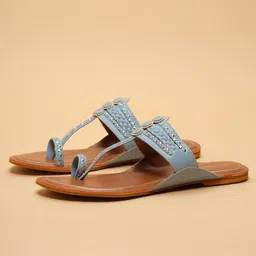 ERIDANI Women Ethnic Embellished One Toe Flats-picture-17