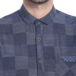 campus sutra Men Regular Fit Checkered Slim Collar Casual Shirt image 5