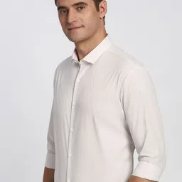 Peter England Men Slim Fit Solid Spread Collar Casual Shirt image 2