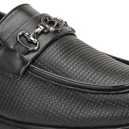 SERVER Men Textured Formal Loafers image 5