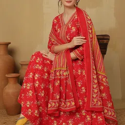 GLAM ROOTS Women Floral Printed Pleated Kurta with Palazzos & With Dupatta image 5