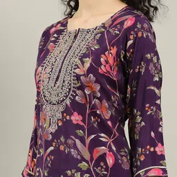 Meena Bazaar Floral Printed Round Neck Straight Kurta With Trousers image 4