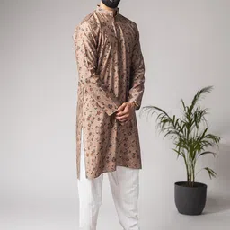 Rawayi Men Floral Printed Mandarin Collar Kurta image 2