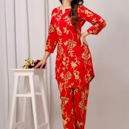 Chandbaali Printed Round Neck Tunic & Trousers Co-Ords image 5
