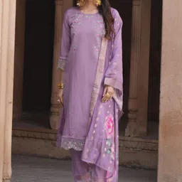 VredeVogel Women Floral Embroidered Regular Thread Work Kurta with Trousers & Dupatta-picture-13