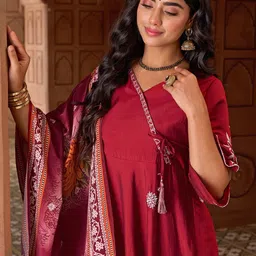 Navlik Floral Embroidered Angrakha Thread Work Chanderi Silk Kurta With Trouser & Dupatta image 4