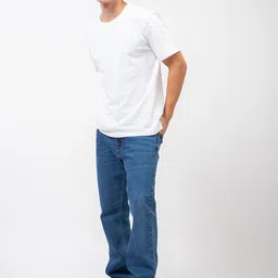 GUESS Men Relaxed Fit Mid Rise Clean Look Light Fade Stretchable Jeans image 5