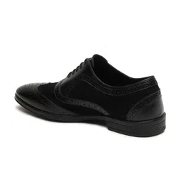 Teakwood Leathers Men Textured Formal Brogues image 3