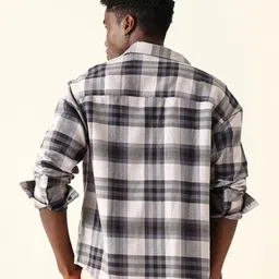 THE BEAR HOUSE Checked Spread Collar Regular Fit Pure Cotton Casual Shirt image 5