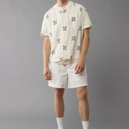 AMERICAN EAGLE OUTFITTERS Men Relaxed Fit Conversational Printed Cotton Casual Shirt image 2