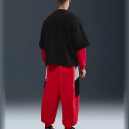 Nike Club Men Solid Regular Fit Joggers Track Pants image 2