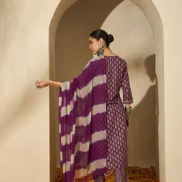 BANDIA Women Ethnic Motifs Printed Regular Sequinned Kurta with Trousers & With Dupatta image 4