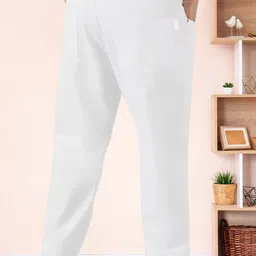 LINARIA Men Classic Slash Knee Jeans image 4