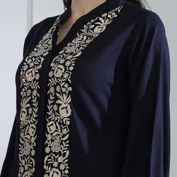 House of Pataudi Floral Embroidered Tunic With Trousers Co-Ords image 2