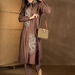 Inddus Floral Embroidered Mandarin Collar Tunic With Trousers image 2