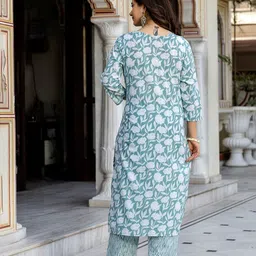 Pjyot by surhi Women Floral Embroidered Thread Work Kurta image 4