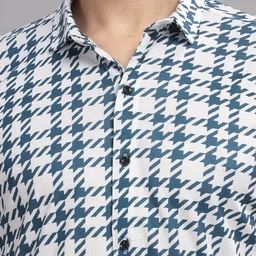 FABRIPPLE Men Spread Collar Checked Casual Shirt image 5