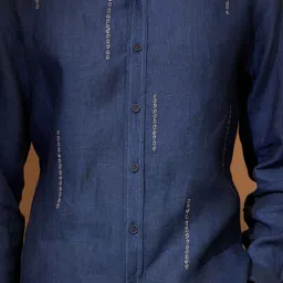 VIVEK KARUNAKARAN Men Cutaway Collar Solid Linen Slim Fit Casual Shirt image 2