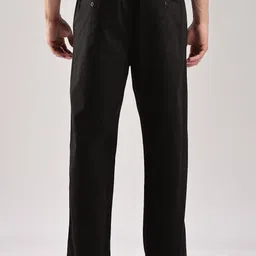 Calvin Klein Jeans Men Relaxed Fit Mid-Rise Flat-Front Cotton Trouser image 5