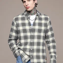 roadster Men Regular Fit Checkered Casual Shirt-picture-24