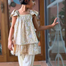 Tura Turi Girls Ethnic Motifs Embroidered Tiered Thread Work Kurti with Salwar-picture-40