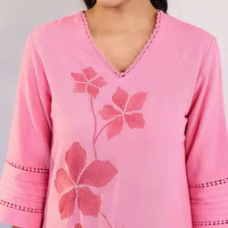 MISRI Women Floral Embroidered Kurta with Trousers image 5