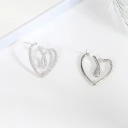 FIMBUL Heart Shaped Studs Earrings image 3