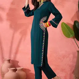 Sangria Floral Embroidered Mandarin Collar Straight Kurta With Trousers image 2