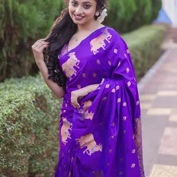 ELITE WEAVES Woven Design Zari Silk Blend Banarasi Saree image 3