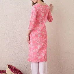 BKApparels Floral Printed Notch Neck Straight Cotton Kurta image 4
