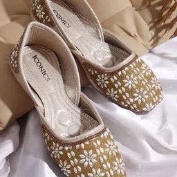 ICONICS Women Ethnic Embellished Mojaris-image-23