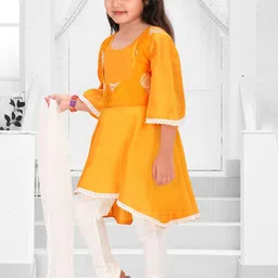 Pragya Exclusive Girls Ethnic Motifs Embroidered Cotton Kurta with Churidar image 4