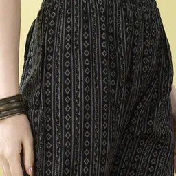 KUNDAN FAB Women Floral Printed Regular Pure Cotton Kurta with Trousers & With Dupatta image 3