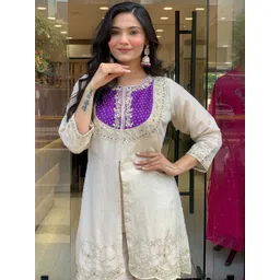 CREEPER Women Ethnic Motifs Embroidered Layered Beads and Stones Kurta with Palazzos image 4