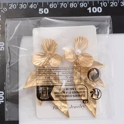 StyleCast x Revolte Floral Studs Earrings image 2