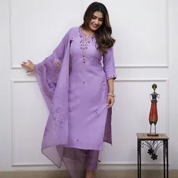 Rujave Floral Embroidered Notch Neck Thread Work Kurta With Trousers & Dupatta-picture-24
