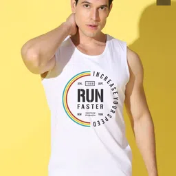 WOOSTRO 2-Pc Printed Odour-Free Cotton Innerwear Vests VWS26(RUN WHITE)(RUN OLIVE)-image-2