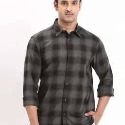 Indian Terrain Men Classic Fit Checked Spread Collar Pure Cotton Casual Shirt-image-90