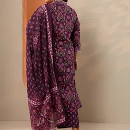 EXTRA LOVE BY LIBAS Plus Size Floral Printed Straight Kurta With Trousers & Dupatta image 3