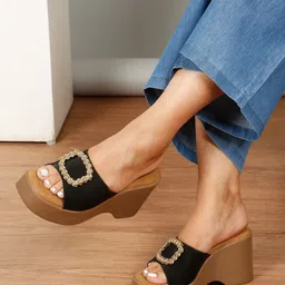 Flat n Heels Women Wedge Sandals image 2
