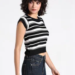 SHOWOFFFF Striped Top image 4