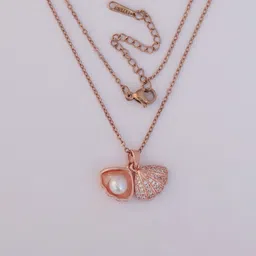 Peprika Rose Gold-Plated Pearls Pendants with Chains image 4