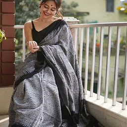 bigben textile Woven Design Silk Blend Banarasi Saree image 2