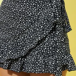 berrylush Printed Women Black Regular Shorts image 4
