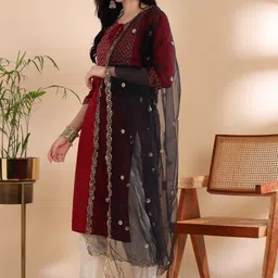 var vadhu Net Embellished Black Women Dupatta image 2